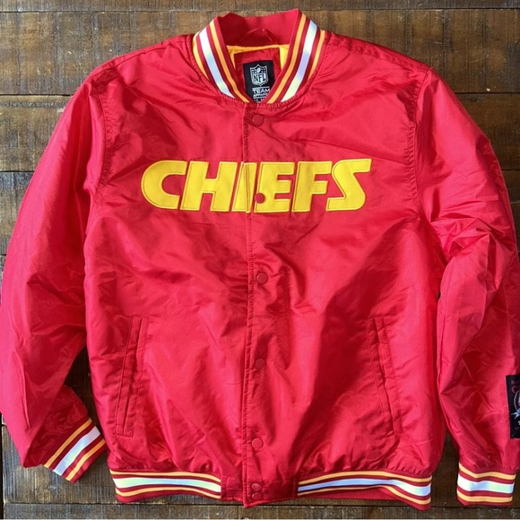 Kansas City Chiefs Red Varsity Bomber Jacket Small NWT - Picture 1 of 4